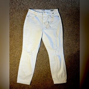 New with tags! Judy Blue mid rise boyfriend fit jeans size 11/30
